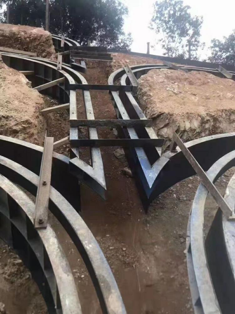 欢口镇高速公路边坡拱形骨架一次成型护坡模具