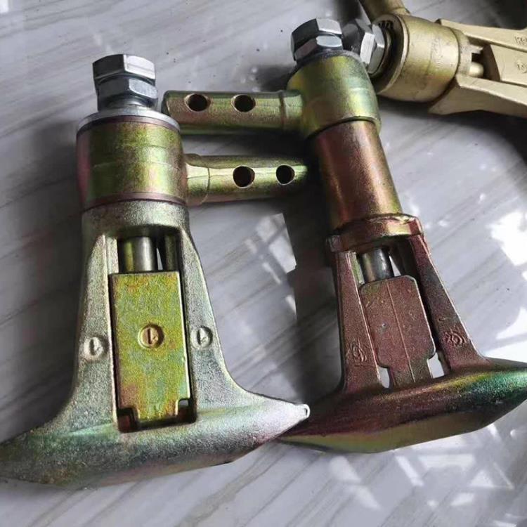 矿用猴车抱索器索道驱动轮抱索器固定式抱索器工艺精良