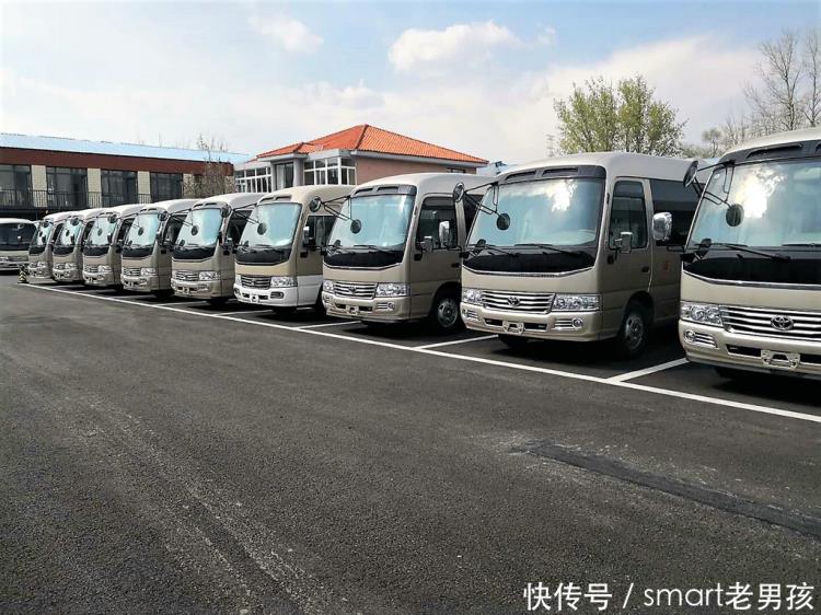 哈爾濱機場租車 哈爾濱個人租車 考斯特中巴帶司機租車 服務好