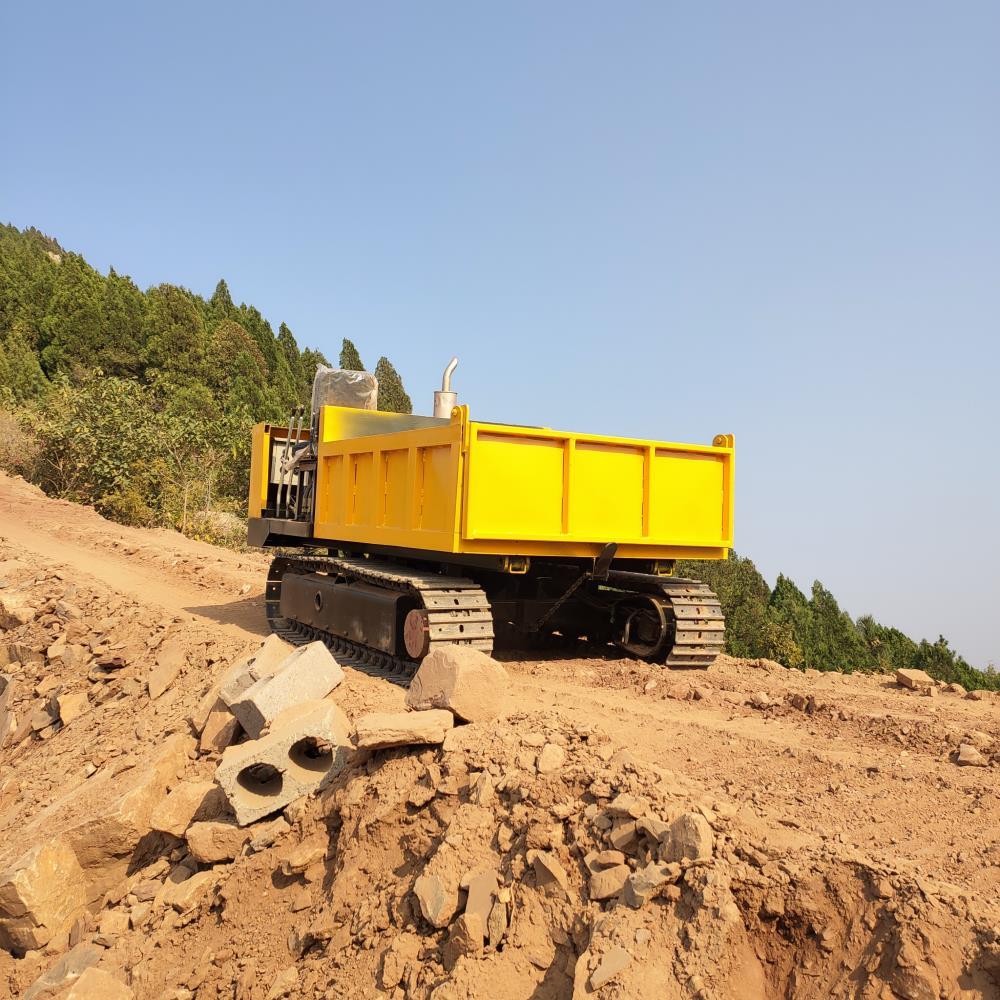 出售沙漠山坡履带运输车履带运输载货车拉混泥土履