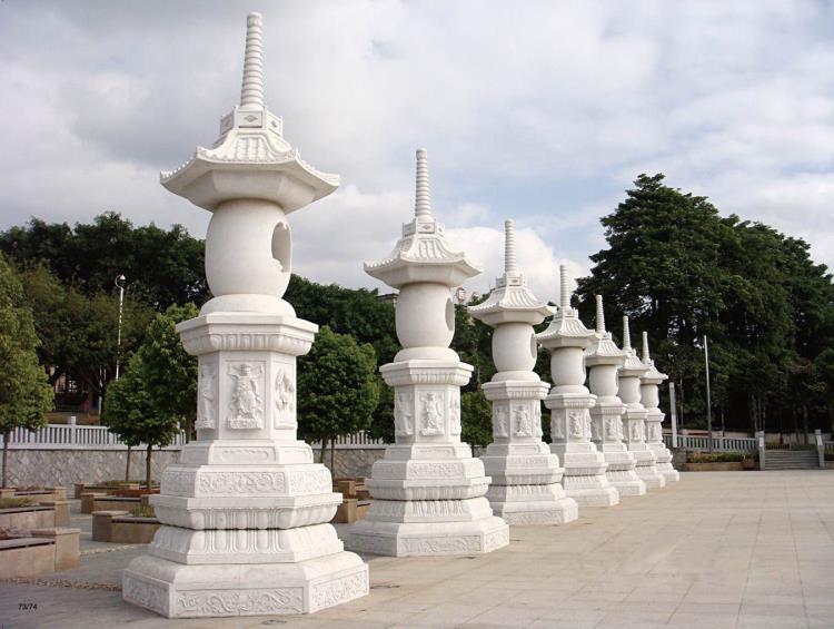 福建寺庙摆设七宝如来塔石雕的寓意 寺庙石雕灯笼