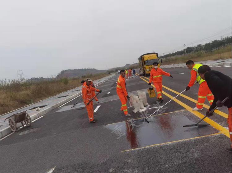 高速道路防滑層重慶施工公司 防滑材料生產(chǎn)批發(fā)