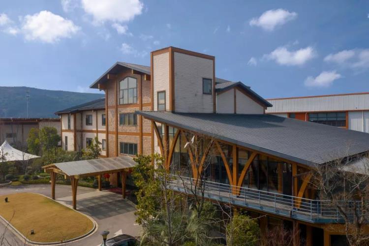 行業(yè)首位-昆侖綠建膠合木產(chǎn)品通過綠色建材認(rèn)證