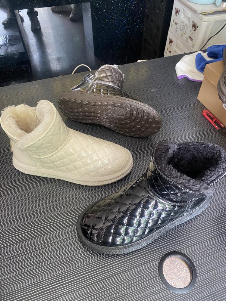 男士豆豆跑量處理休閑鞋斷碼庫存鞋供應女春款百搭經典