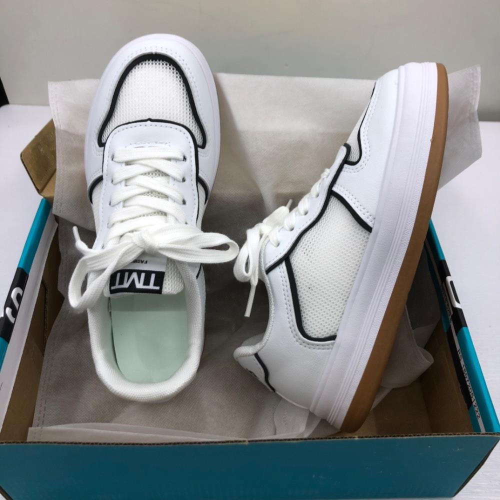 時尚經(jīng)典情侶帆布休閑鞋斷碼庫存鞋供應超遷皮淺口