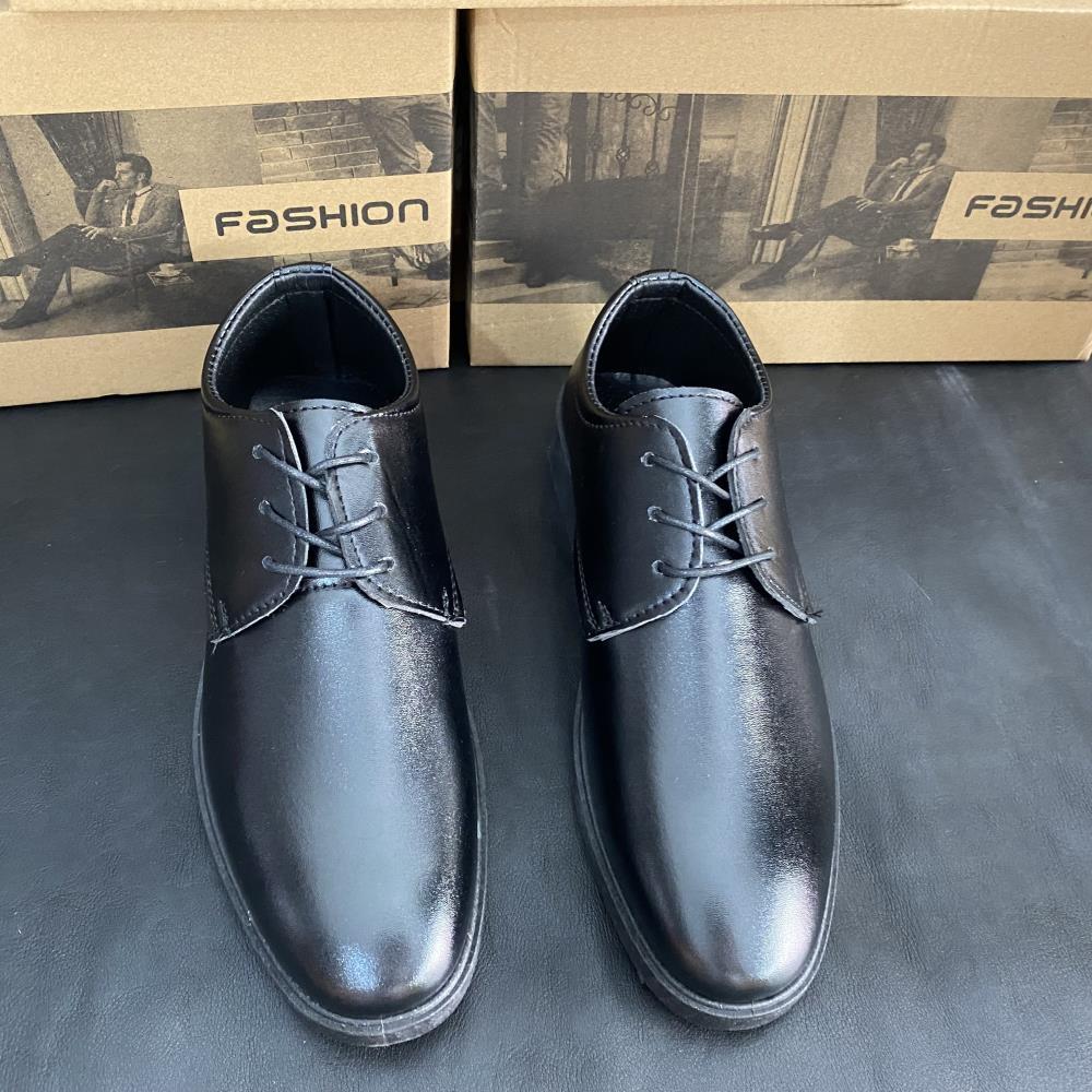 涼鞋男款沙灘鞋兩用仙降鞋子市場(chǎng)品牌庫(kù)存一手貨源5-20元?dú)g喜