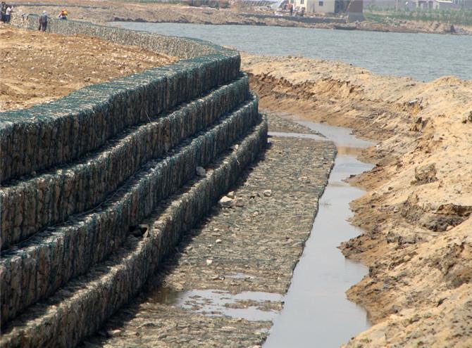 铅丝石笼厂  长沙水利工程 河道挡墙铅丝石笼生产厂家