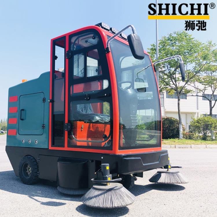 常州工廠車間物業(yè)小區(qū)掃吸一體大型封閉式掃地車沃馳V-S10