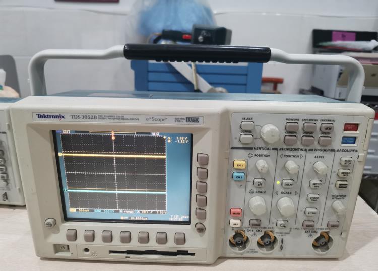 美国泰克数字示波器TDS3052B 500MHz示波器